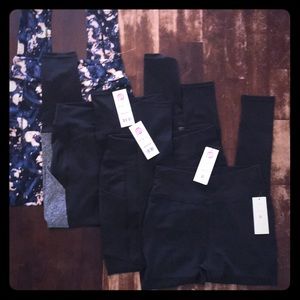 Lot of 4 NEW leggings! With pockets!!!
